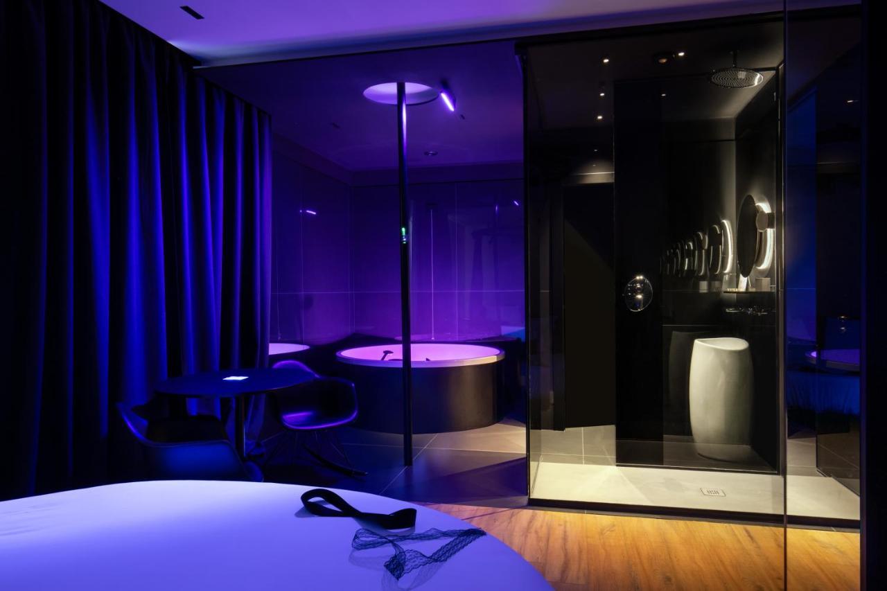 Suitesistina For Brave Lovers Couette-café